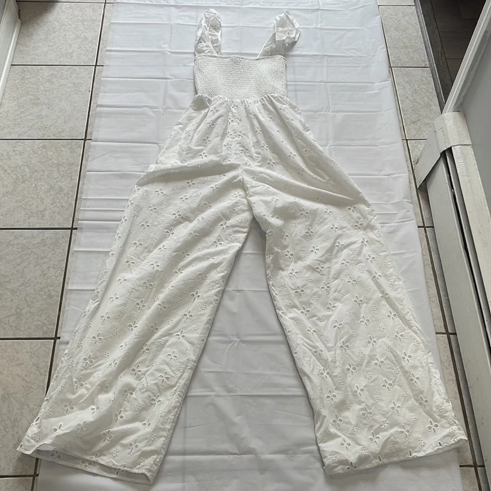 Forever 21 women’s embroidered pant and halter top outfit - Picture 7 of 10